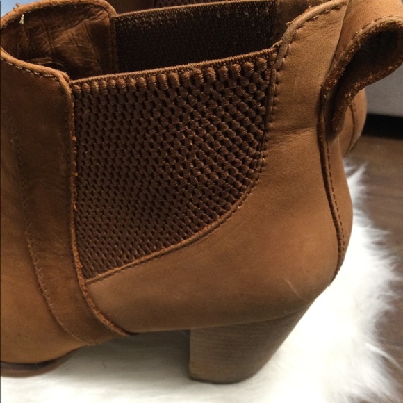 Ugg short boots Chestnut color size 9 - Picture 6 of 9